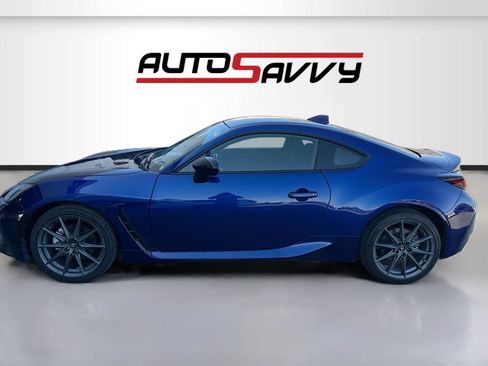 Used 2025 Toyota GR86 w/ ALL Weather Mat Package (TMS) RWD image 4