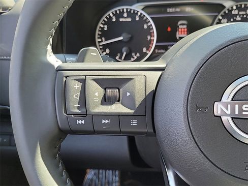 New 2025 Nissan Pathfinder SV image 6