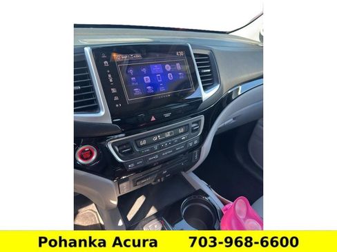 Used 2018 Honda Pilot Touring image 1