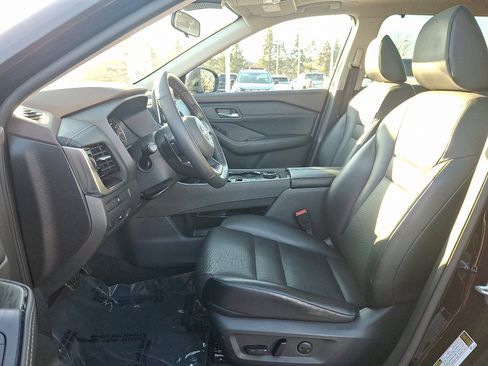 Certified 2023 Nissan Rogue SV w/ SV Premium Package image 13