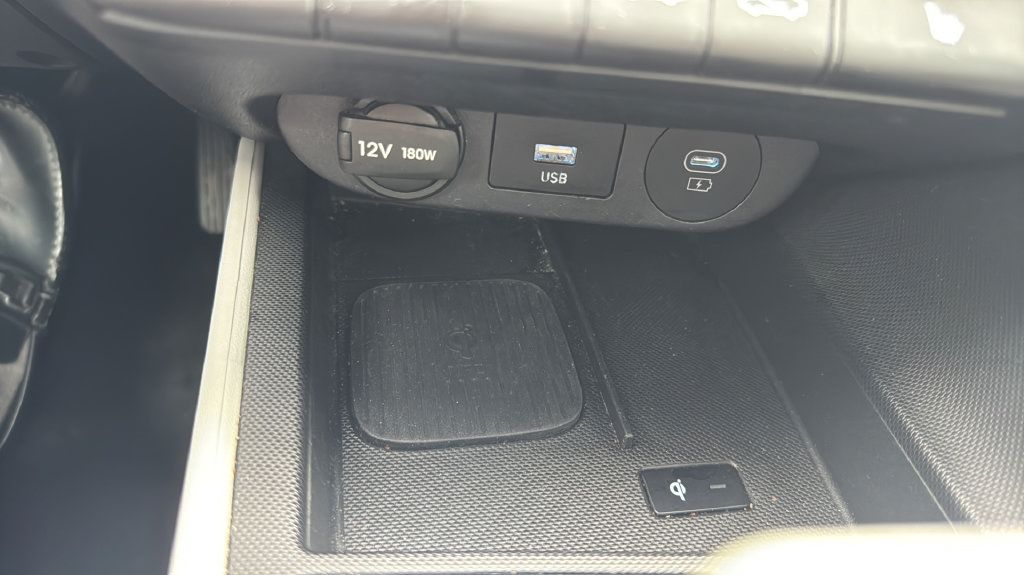 Used 2024 Hyundai Elantra Limited FWD image 22