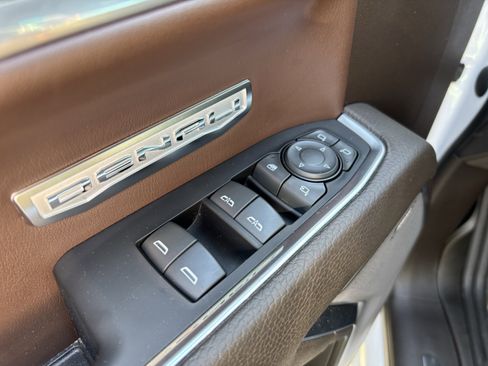 Used 2022 GMC Sierra 1500 Denali w/ Denali Reserve Package image 15