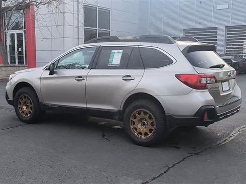 Used 2018 Subaru Outback 3.6R Limited image 6
