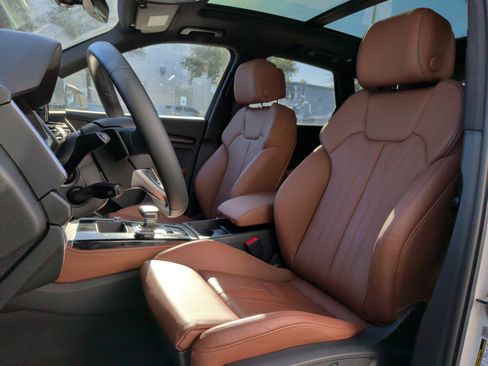 Used 2024 Audi Q5 e Premium Plus w/ Premium Plus Package image 16