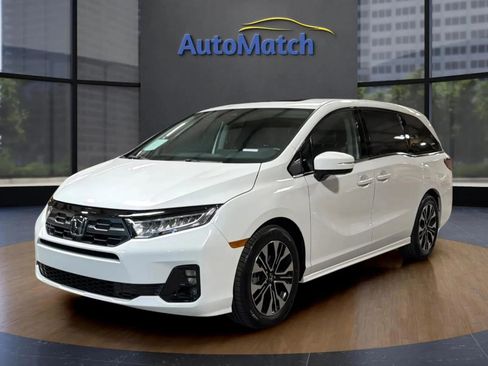 Used 2025 Honda Odyssey Elite image 3