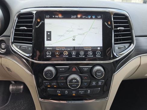 Certified 2020 Jeep Grand Cherokee Limited w/ Luxury Group II AWD/4WD image 23