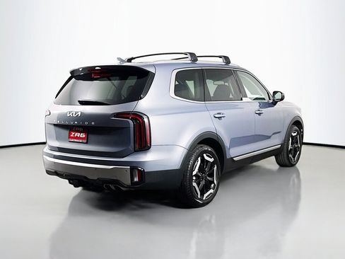 Used 2024 Kia Telluride EX w/ EX Captain's Chair Package FWD image 5