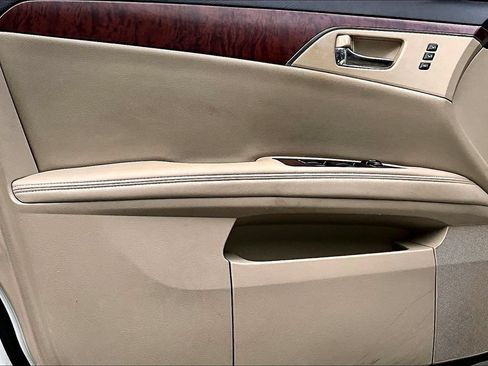 Used 2012 Toyota Avalon Limited FWD image 17
