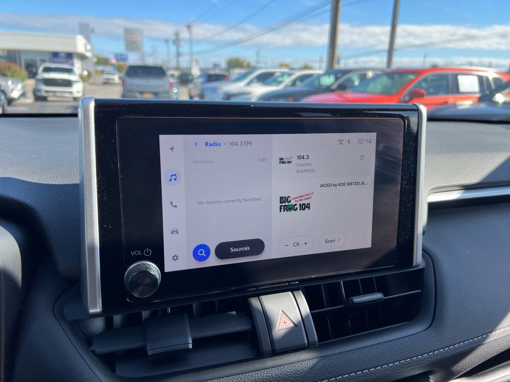 Used 2023 Toyota RAV4 AWD Hybrid image 12