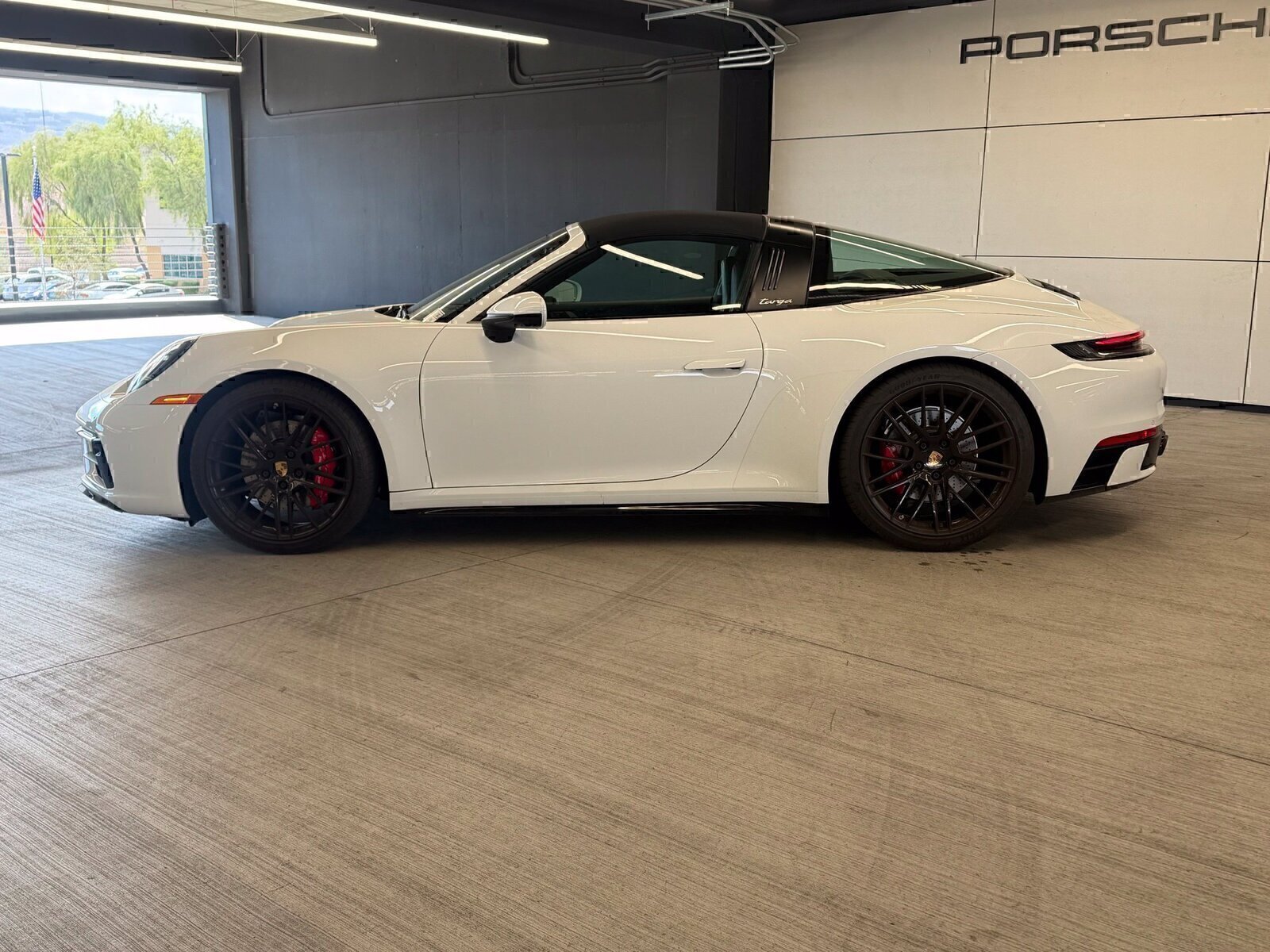 Certified 2021 Porsche 911 AWD/4WD image 2