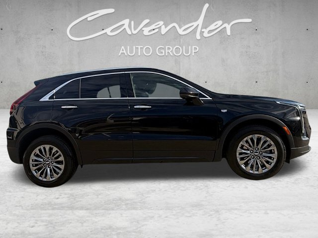 Used 2025 Cadillac XT4 Premium Luxury FWD image 17