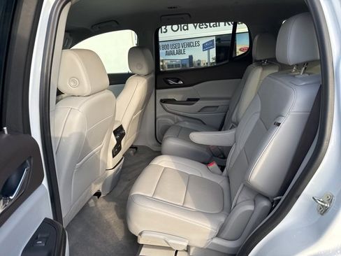 Used 2022 GMC Acadia SLT image 23