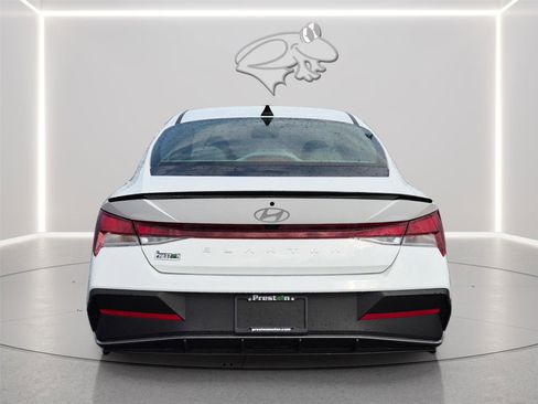Certified 2025 Hyundai Elantra Sport FWD image 4