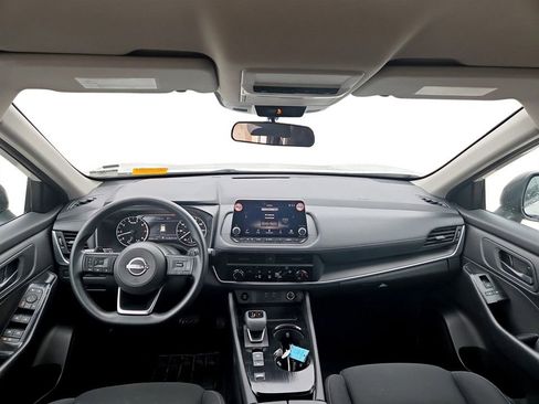 Used 2024 Nissan Rogue S image 12