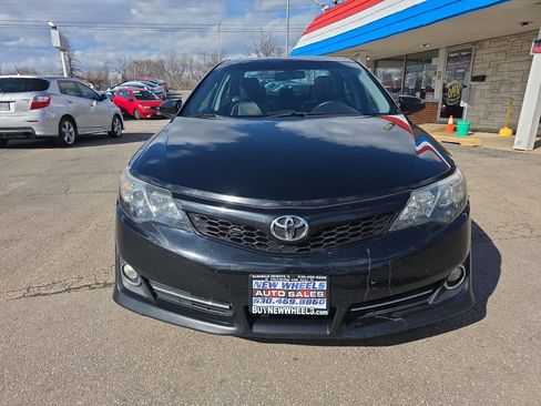 Used 2012 Toyota Camry SE image 4