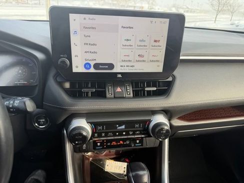 Used 2023 Toyota RAV4 Limited image 21