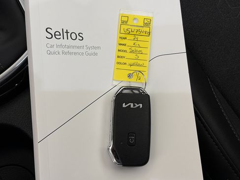Used 2024 Kia Seltos S AWD/4WD image 39