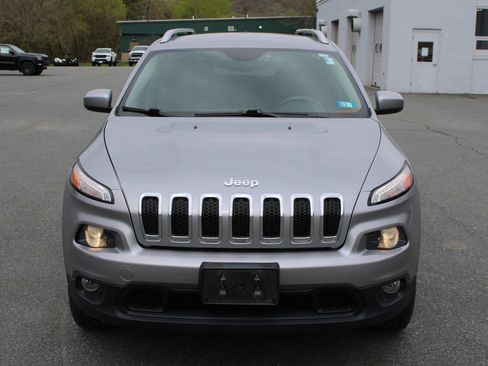 Used 2014 Jeep Cherokee Latitude w/ Comfort/Convenience Group AWD/4WD image 1
