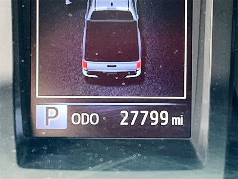 Used 2022 Toyota Tacoma SR image 12