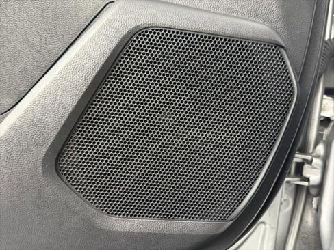 Certified 2023 Toyota Highlander L image 15