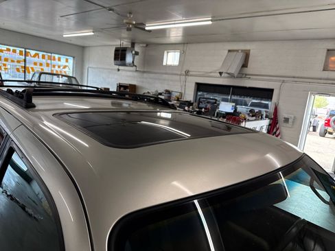 Used 2001 Toyota 4Runner Limited image 74