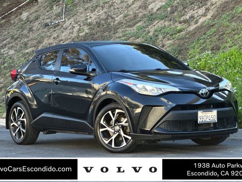 Used 2020 Toyota C-HR XLE image 1