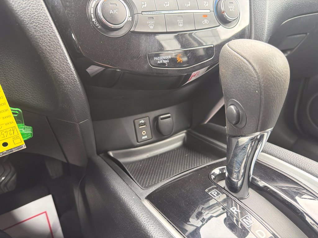 Used 2016 Nissan Rogue S AWD/4WD image 29