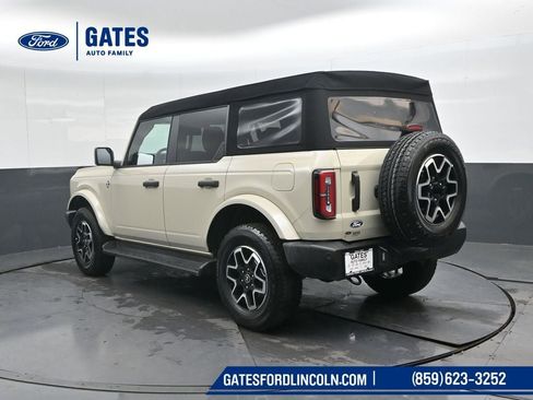 New 2026 Ford Bronco Outer Banks image 8