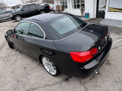 Used 2011 BMW 335i Convertible image 5