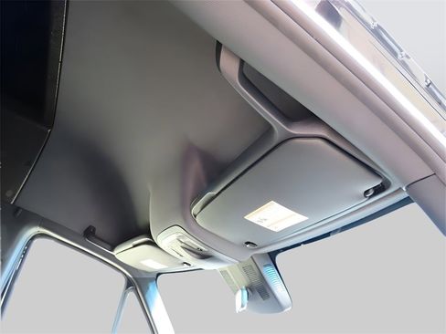 Used 2024 Mercedes-Benz Sprinter 2500 image 14