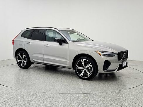 Used 2024 Volvo XC60 B5 Ultimate w/ Protection Package Premier AWD/4WD image 3