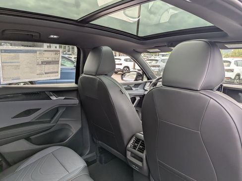 New 2026 Volkswagen Tiguan SE R-Line AWD/4WD image 33