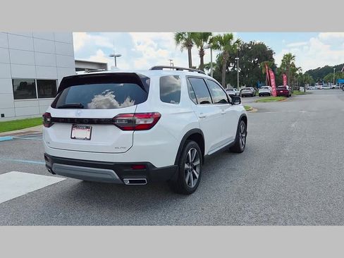 Used 2025 Honda Pilot Elite image 32