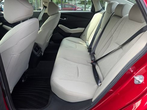 Certified 2025 Honda Accord SE image 18