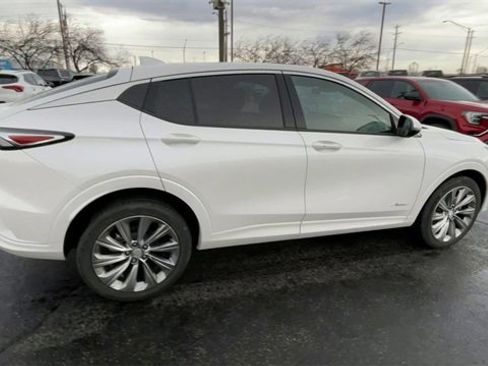 New 2026 Buick Envista Avenir image 2