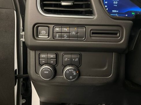 Used 2024 Chevrolet Suburban Premier AWD/4WD image 14