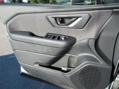 Used 2025 Subaru Forester Premium image 23