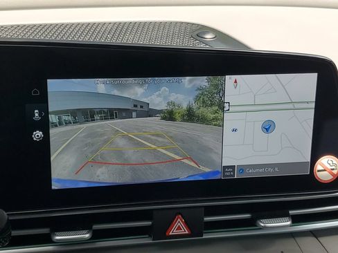 Used 2025 Hyundai Elantra SEL FWD image 16