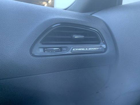 Used 2022 Dodge Challenger SXT image 21