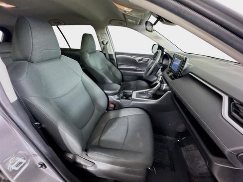 Used 2020 Toyota RAV4 LE image 26