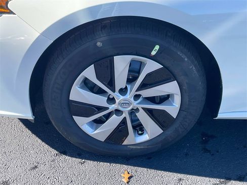 New 2025 Nissan Altima 2.5 S image 9