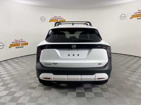 New 2026 Nissan Kicks SR image 4