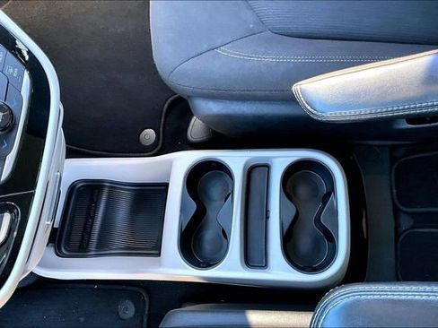 Used 2024 Chrysler Voyager LX image 19