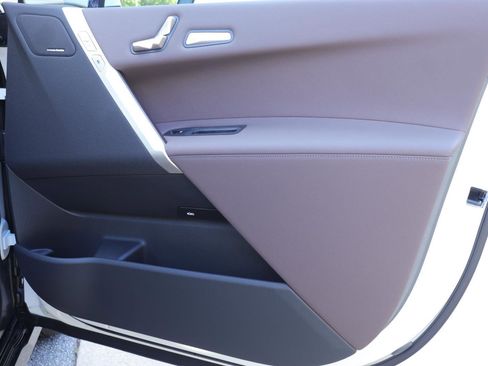 New 2026 BMW iX xDrive60 AWD/4WD image 18