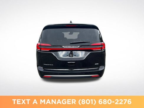 New 2027 Chrysler Pacifica Select AWD/4WD image 4