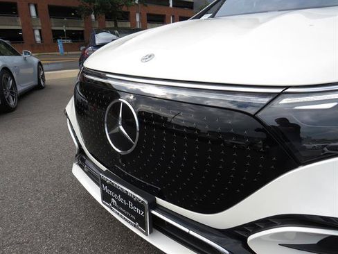 Used 2023 Mercedes-Benz EQS 580 4MATIC SUV image 24