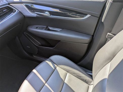 Certified 2025 Cadillac XT5 Premium Luxury image 18