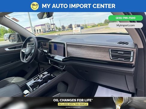 Used 2025 Volkswagen Atlas SEL Premium R-Line AWD/4WD image 30