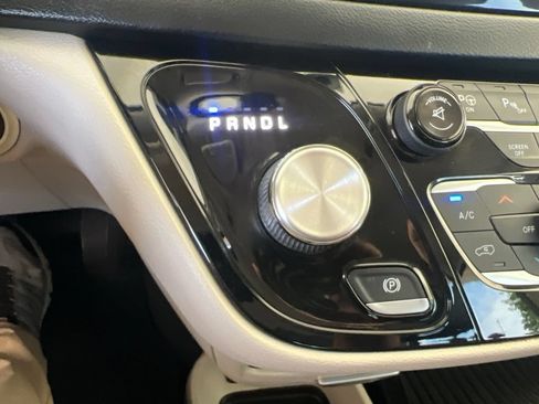 Used 2017 Chrysler Pacifica Touring-L Plus w/ Advanced Safetytec Group FWD image 50