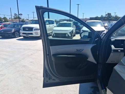 New 2025 Hyundai Tucson SEL image 17